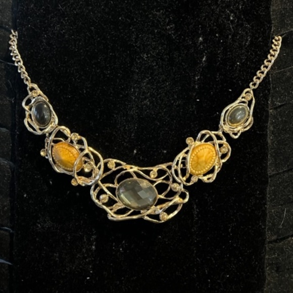 Stone Necklace - Picture 2 of 8